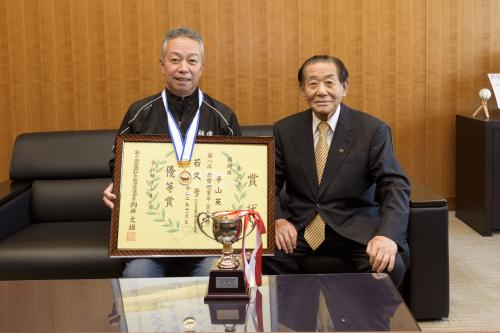 平山英一さんと藤田市長