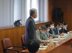 福岡県医療対策協議会において挨拶を行う平井一三市長