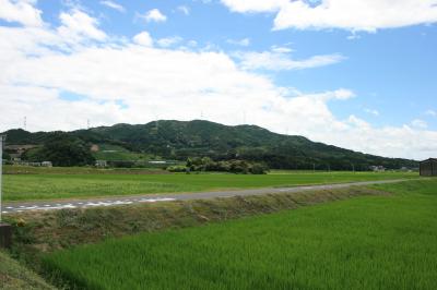 御笠から見た阿志岐山城の写真