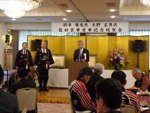 あいさつをする平井一三市長