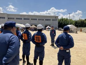 あいさつをする平井一三市長