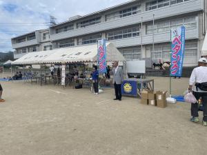 あいさつをする平井一三市長