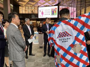 鹿児島市の視察をする平井一三市長