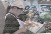 料理をしている写真
