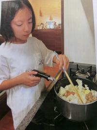 料理をしている写真