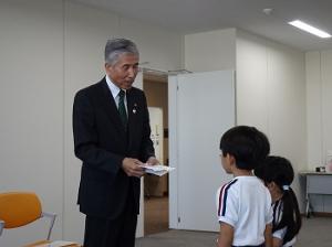 街道保育所の子どもたちが感謝訪問