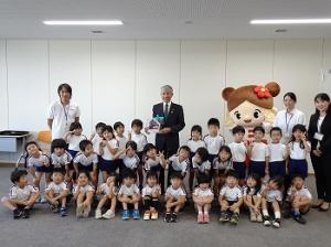 街道保育所の子どもたちが感謝訪問2