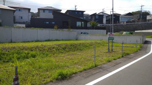 市有財産売却予定地1(遠景)