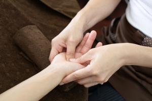 ハンドマッサージイメージ写真