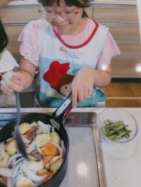 料理をしている写真