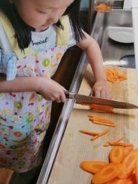 料理をしている写真