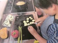 料理をしている写真