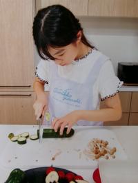 料理をしている写真