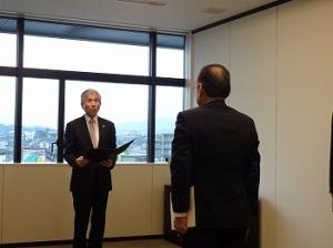 筑紫野市教育委員会教育長の辞令交付式