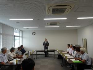政治倫理審査会であいさつする平井一三市長