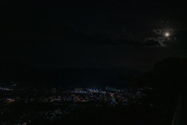 つき