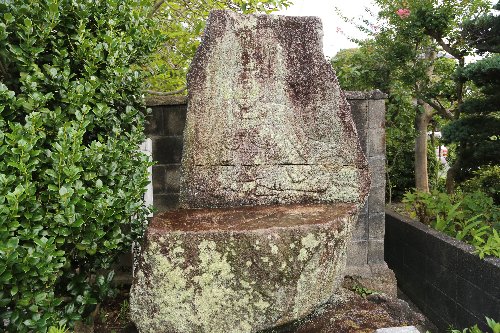 山家宿の恵比須石像