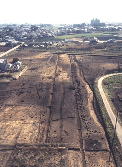 岡田地区遺跡官道全景