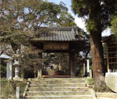 武蔵寺の山門の画像