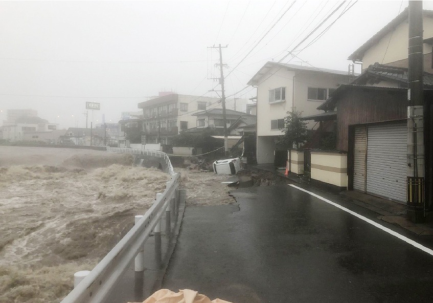 山口川護岸崩落の写真